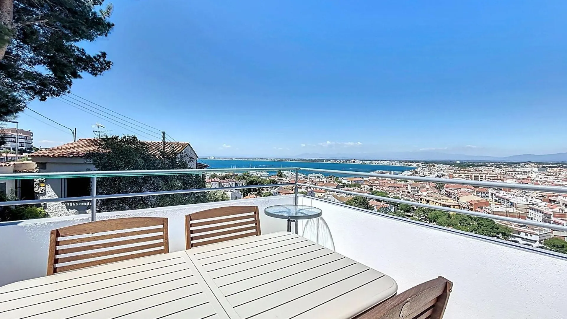 Bonrepos - Magnifique Appartement Vue Mer Roses Apartment