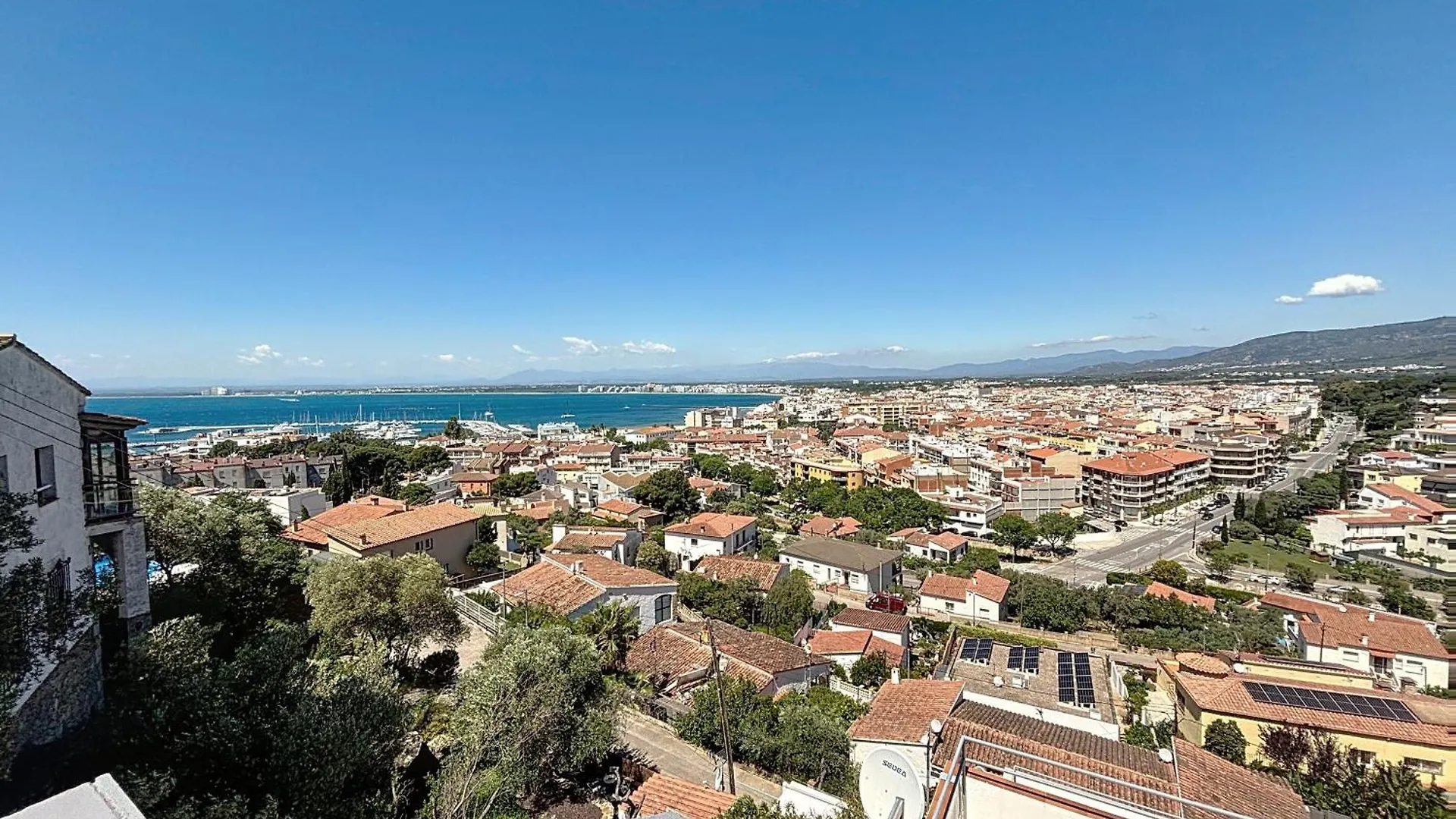 Bonrepos - Magnifique Appartement Vue Mer Roses 0*,