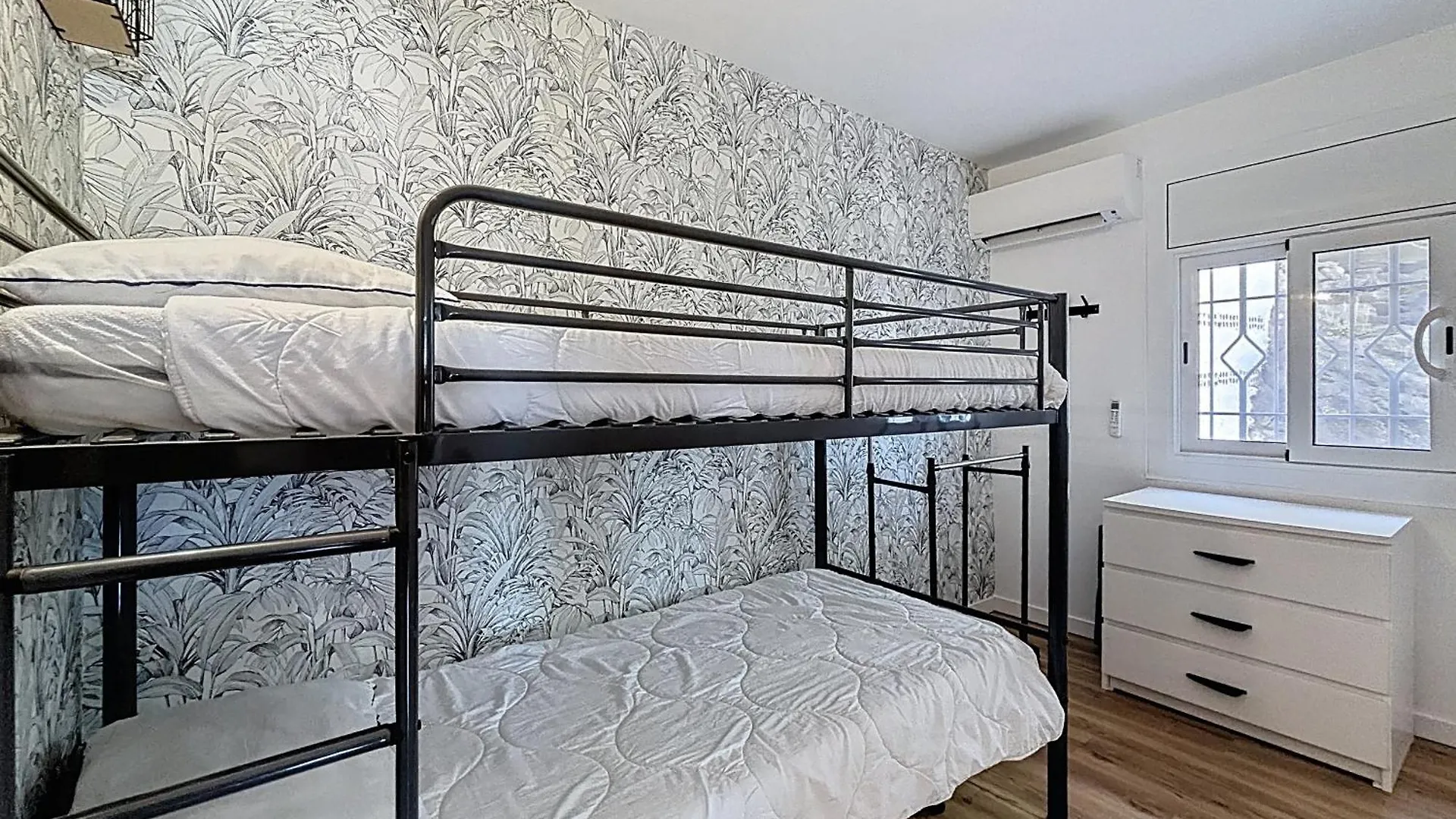 Bonrepos - Magnifique Appartement Vue Mer Roses 0*,  Spain